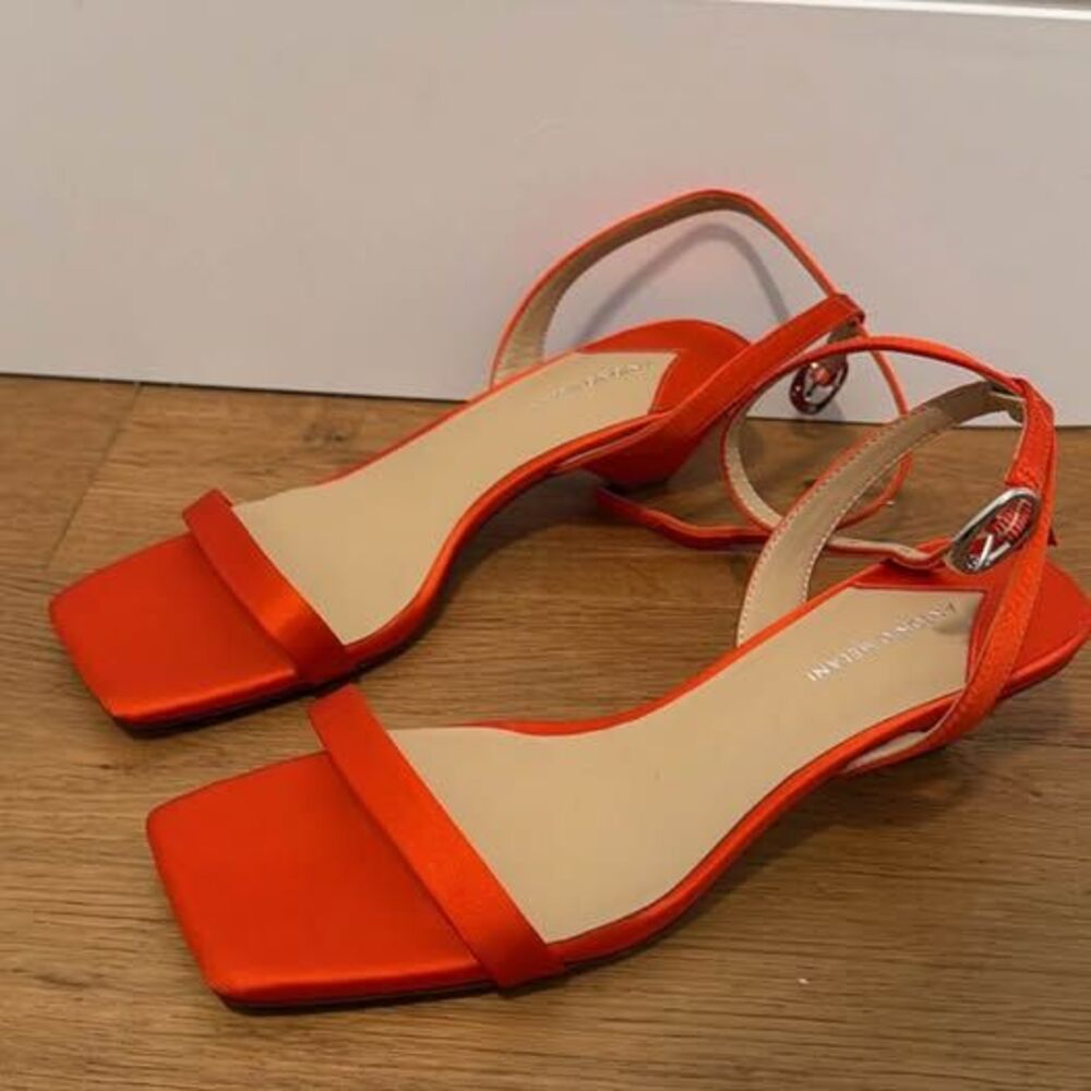 Antonio Melani red Satin Kitten Heel Sandals Size 7.5M